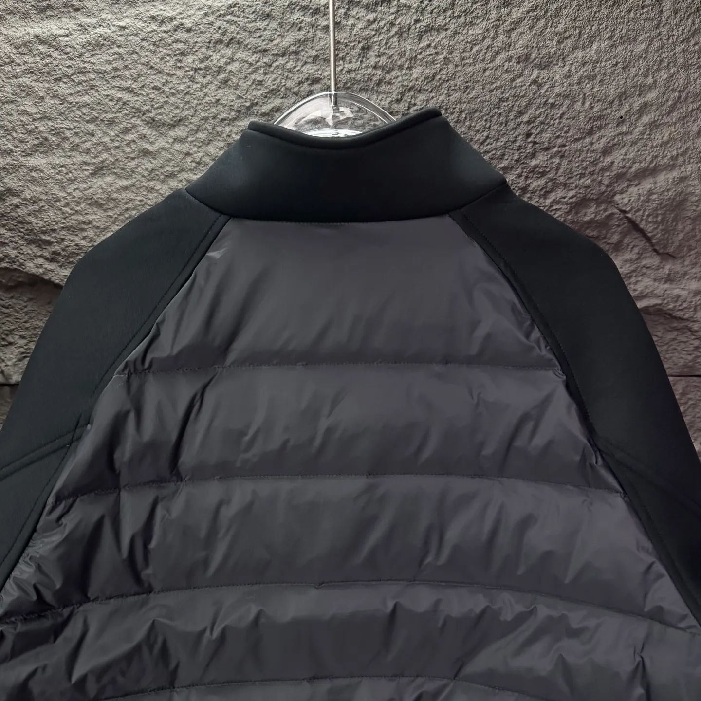 P570 Ralph Lauren 2025 new classic embroidered logo space cotton splicing couple style stand collar down jacket 🔥High version🔥High version🔥 90 white duck down The fabric is made of polyester fiber composite waterproof fabric Double-layer lining The same style as Internet celebrity stars High version High quality😘😘 The fabric is waterproof, wear-resistant, breathable, waterproof, windproof, warm, very comfortable to the touch, fashionable and individual A super versatile and good-looking down jacket. It is very suitable for both men and women. It is a must-have for everyone. Packaging, tag, collar label, washed wheat, complete 👍 Color: Black Size: L-5XL